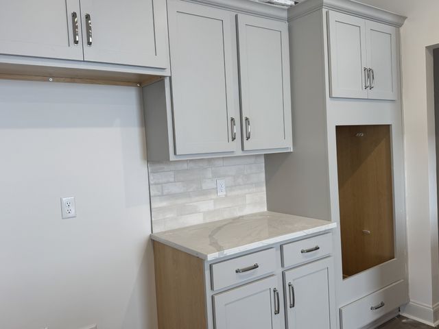 129 Dahlia Dr, La Vergne, TN 37086