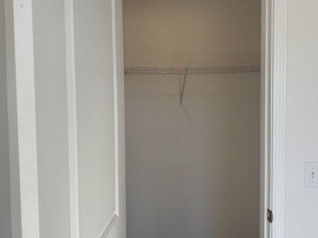 129 Dahlia Dr, La Vergne, TN 37086