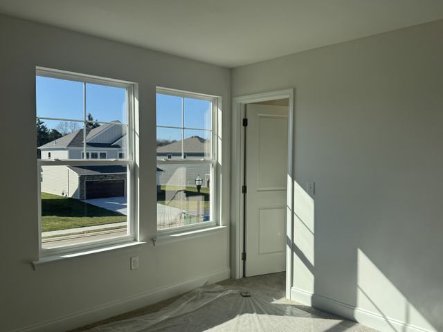 129 Dahlia Dr, La Vergne, TN 37086