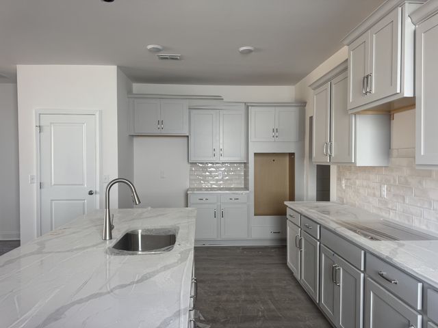 129 Dahlia Dr, La Vergne, TN 37086