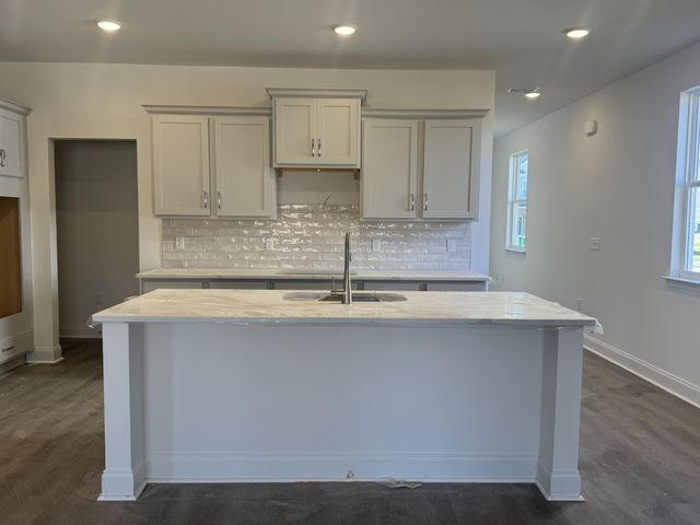 129 Dahlia Dr, La Vergne, TN 37086