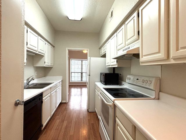 2400 N Braeswood Boulevard 329, Houston, TX 77030