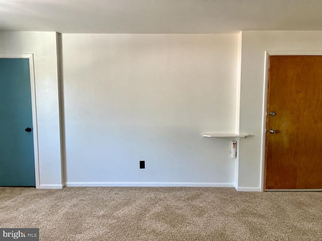 447 N PINE ST #D-4, ROYERSFORD, PA 19468 — photo 2