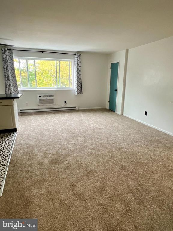 447 N PINE ST #D-4, ROYERSFORD, PA 19468 — photo 5