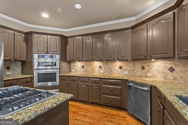 320 Commons Gate Court, Roswell, GA 30075