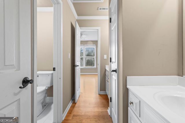 320 Commons Gate Court, Roswell, GA 30075