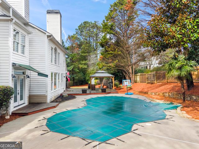 320 Commons Gate Court, Roswell, GA 30075