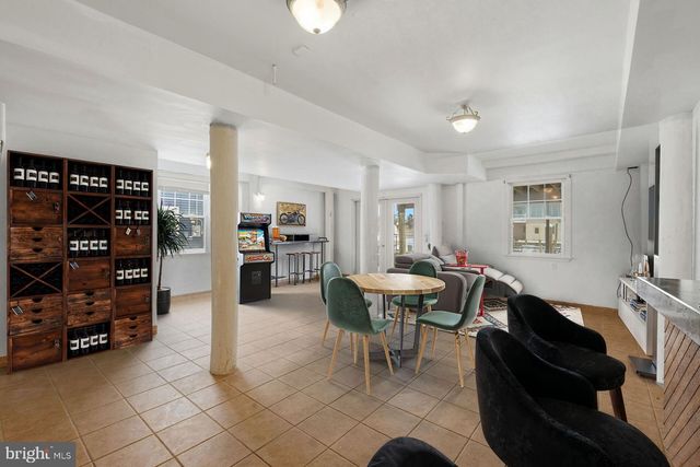 40 DADDY TUCKER, Little Egg Harbor Twp, NJ 08087