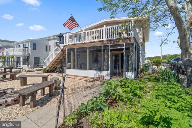 40 DADDY TUCKER, Little Egg Harbor Twp, NJ 08087