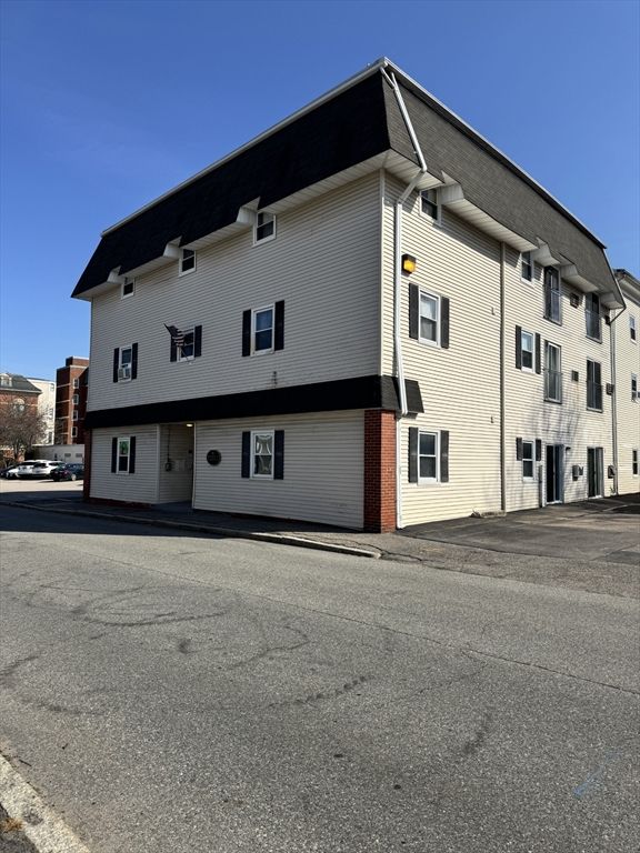 16 Richards Ave 106, North Attleboro, MA 02760