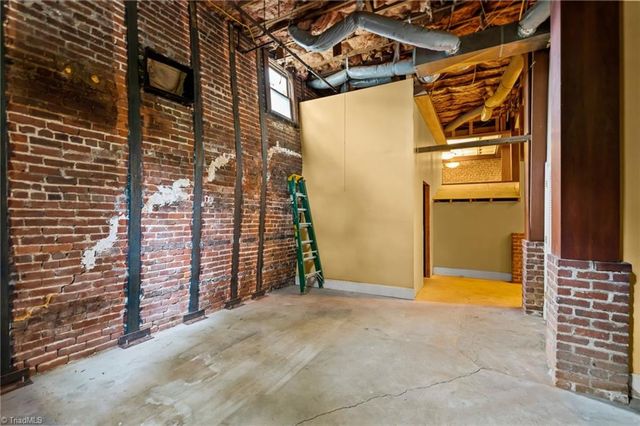 702 Granville Drive SW, Winston-salem, NC 27101
