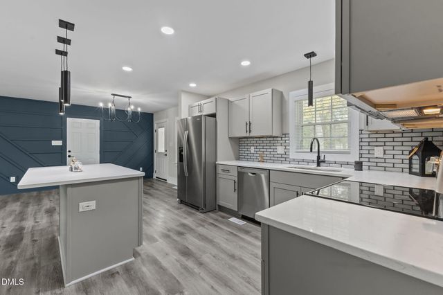 546 Rock Canyon Drive, Fayetteville, NC 28303