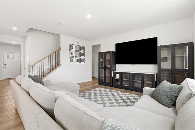 301 Saint Michael Way, Findlay Twp, PA 15126