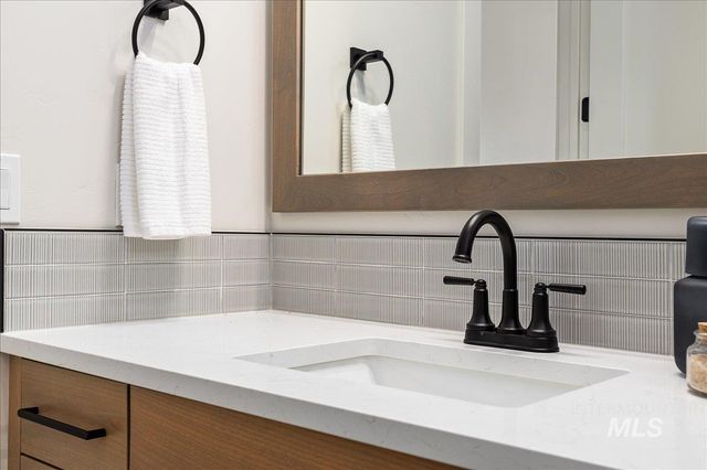 2843 W Three Lakes Dr., Meridian, ID 83646