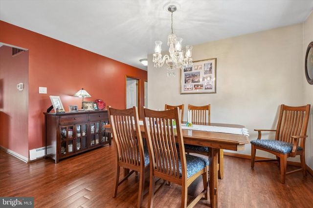906 H AVE, Glenside, PA 19038