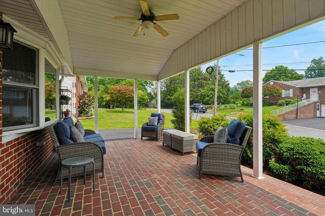 906 H AVE, Glenside, PA 19038