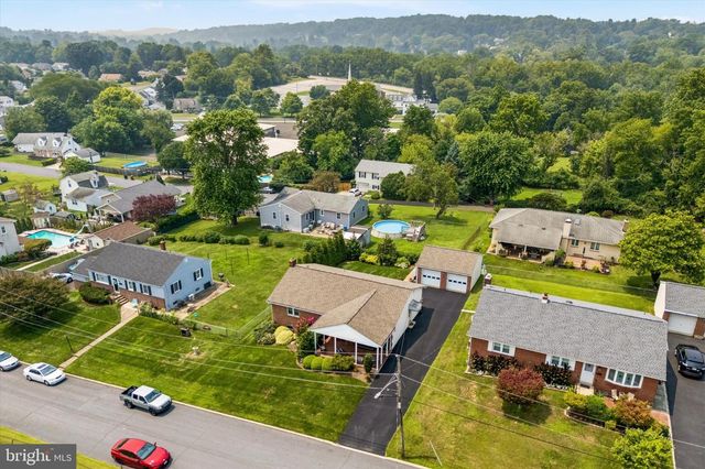 906 H AVE, Glenside, PA 19038