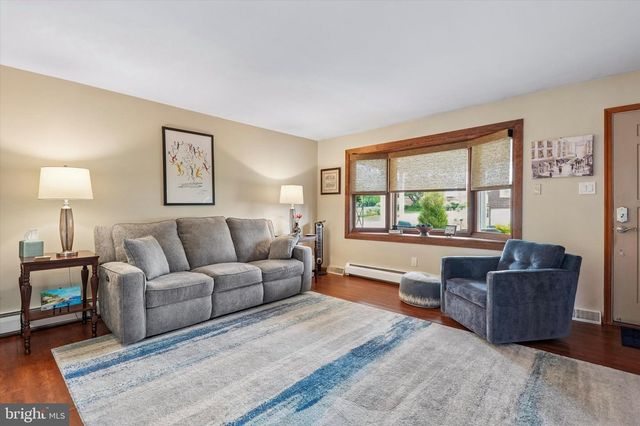 906 H AVE, Glenside, PA 19038