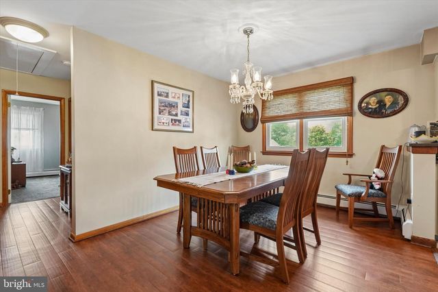 906 H AVE, Glenside, PA 19038