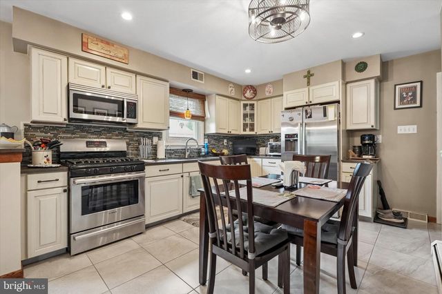 906 H AVE, Glenside, PA 19038