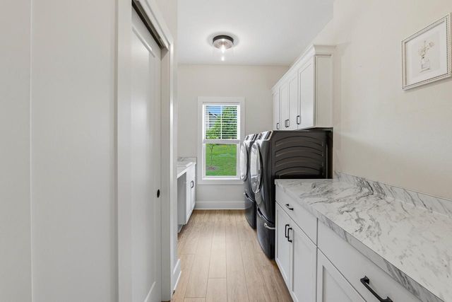 3864 Hickory Hill PARKWAY, Hubertus, WI 53033