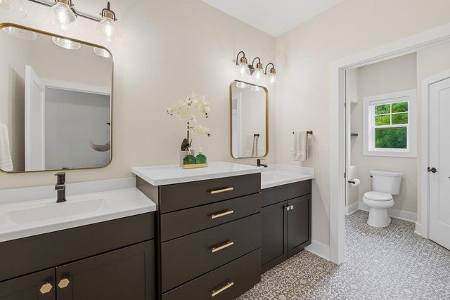 3864 Hickory Hill PARKWAY, Hubertus, WI 53033