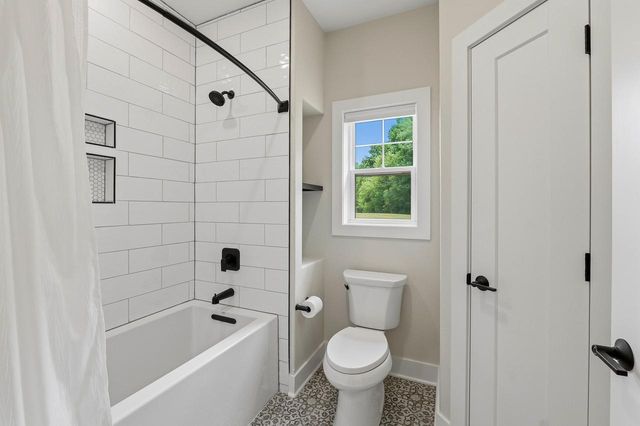 3864 Hickory Hill PARKWAY, Hubertus, WI 53033