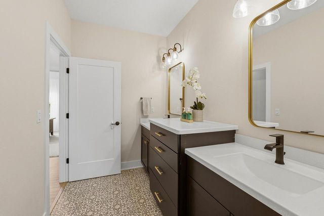 3864 Hickory Hill PARKWAY, Hubertus, WI 53033
