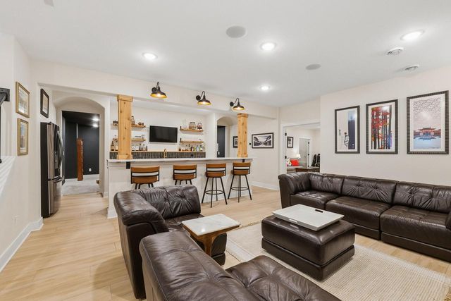 3864 Hickory Hill PARKWAY, Hubertus, WI 53033
