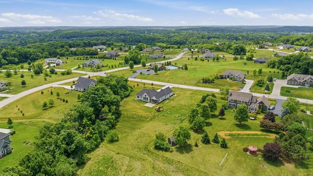 3864 Hickory Hill PARKWAY, Hubertus, WI 53033