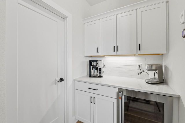3864 Hickory Hill PARKWAY, Hubertus, WI 53033