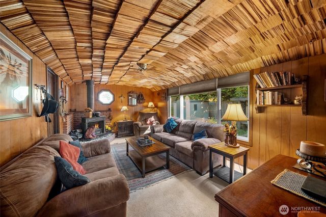 1921 Parkwood Drive SE, Olympia, WA 98501