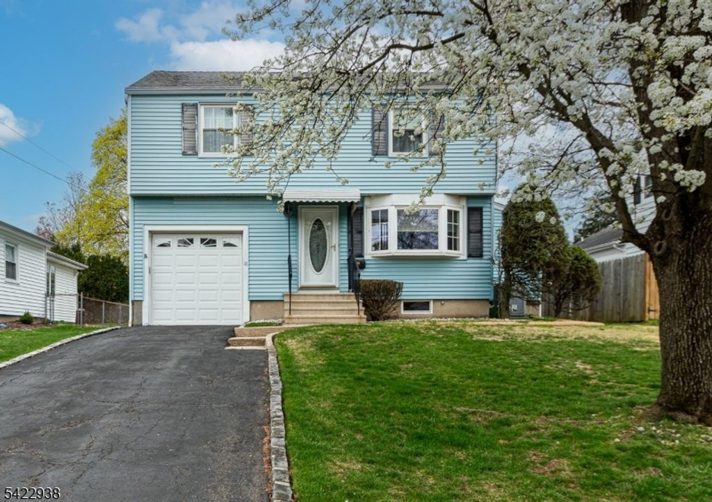 18 HIGHFIELD LANE, Cedar Grove Twp., NJ 07009