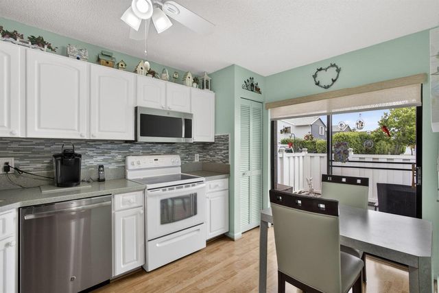2641 W Gately Dr W 1901, West Palm Beach, FL 33415