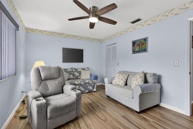 2641 W Gately Dr W 1901, West Palm Beach, FL 33415