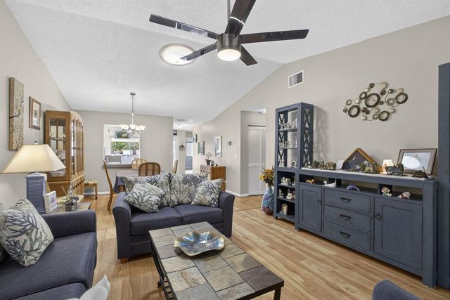 2641 W Gately Dr W 1901, West Palm Beach, FL 33415
