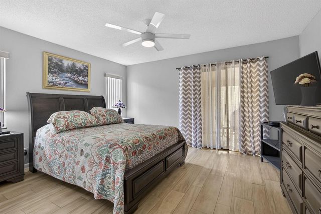 2641 W Gately Dr W 1901, West Palm Beach, FL 33415