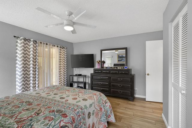 2641 W Gately Dr W 1901, West Palm Beach, FL 33415