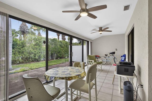 2641 W Gately Dr W 1901, West Palm Beach, FL 33415