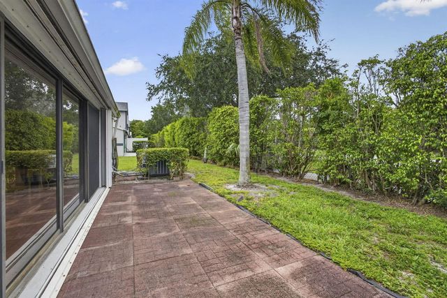 2641 W Gately Dr W 1901, West Palm Beach, FL 33415