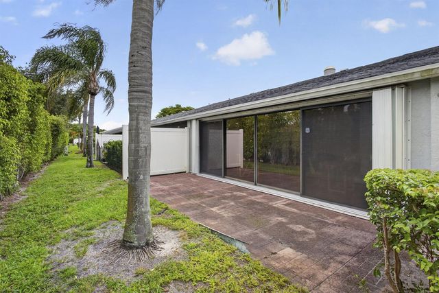 2641 W Gately Dr W 1901, West Palm Beach, FL 33415