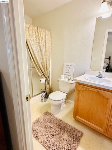 884 Sungold Cir 123, Livermore, CA 94551