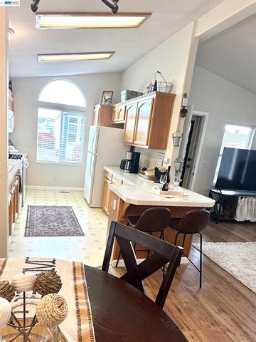 884 Sungold Cir 123, Livermore, CA 94551