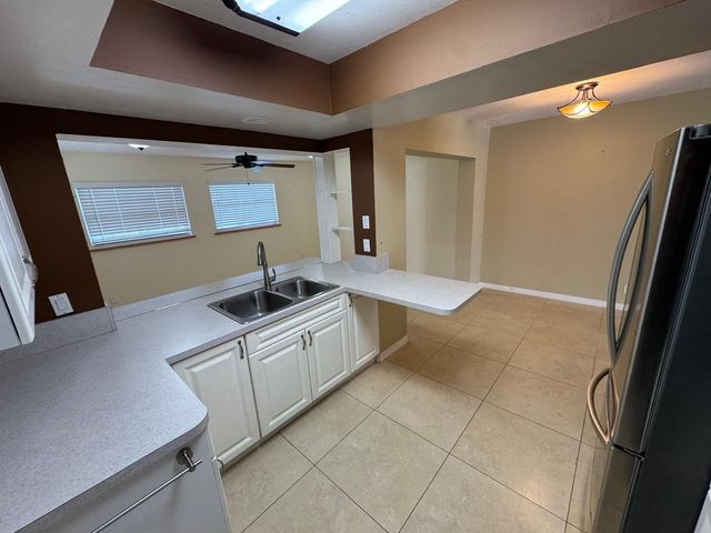 4717 NW 49TH Place, Tamarac, FL 33319