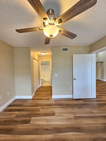 4191 N Haverhill Road 408, West Palm Beach, FL 33417