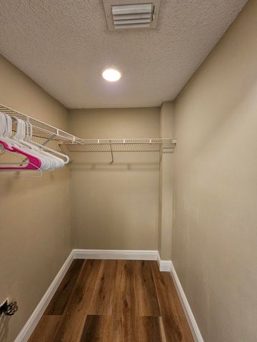 4191 N Haverhill Road 408, West Palm Beach, FL 33417