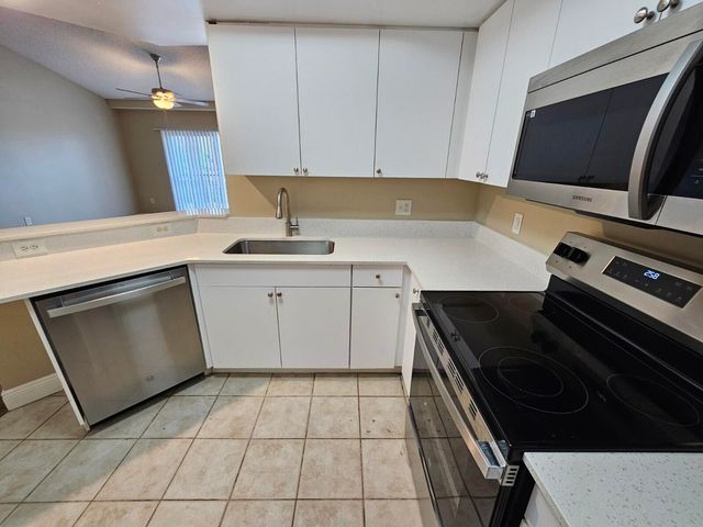 4191 N Haverhill Road 408, West Palm Beach, FL 33417