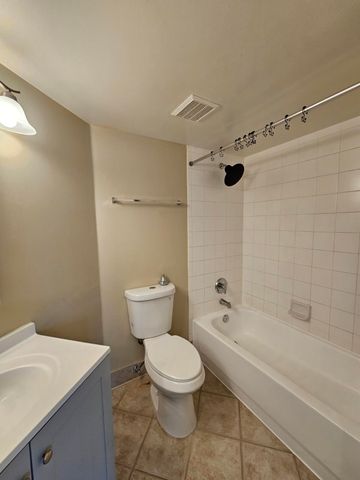 4191 N Haverhill Road 408, West Palm Beach, FL 33417