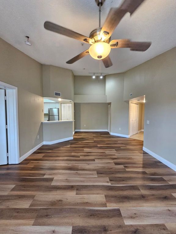 4191 N Haverhill Road 408, West Palm Beach, FL 33417