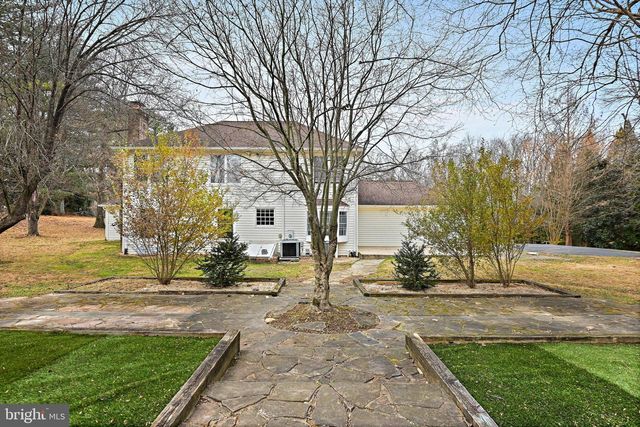 355 SPRINGVALE RD, Great Falls, VA 22066